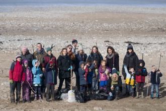 beach clean volunteers