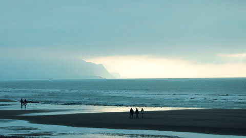 Dinas Dinlle beach
